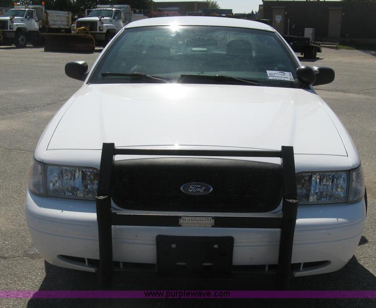 image for item E7929 2010 Ford Crown Victoria Police Interceptor