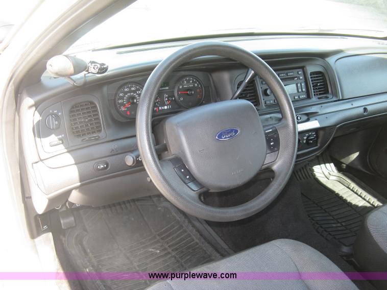 image for item E7929 2010 Ford Crown Victoria Police Interceptor