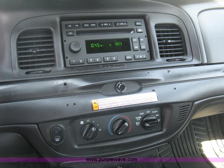 image for item E7929 2010 Ford Crown Victoria Police Interceptor