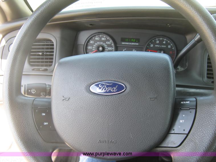 image for item E7929 2010 Ford Crown Victoria Police Interceptor