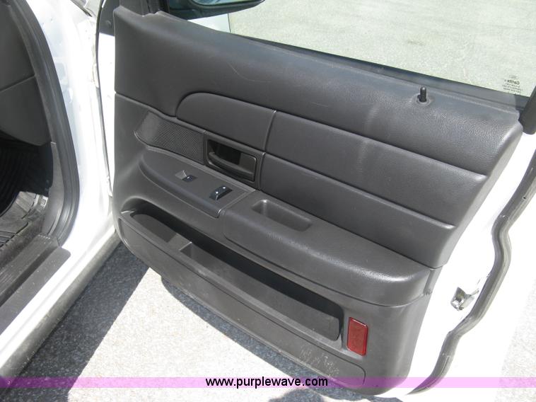 image for item E7929 2010 Ford Crown Victoria Police Interceptor