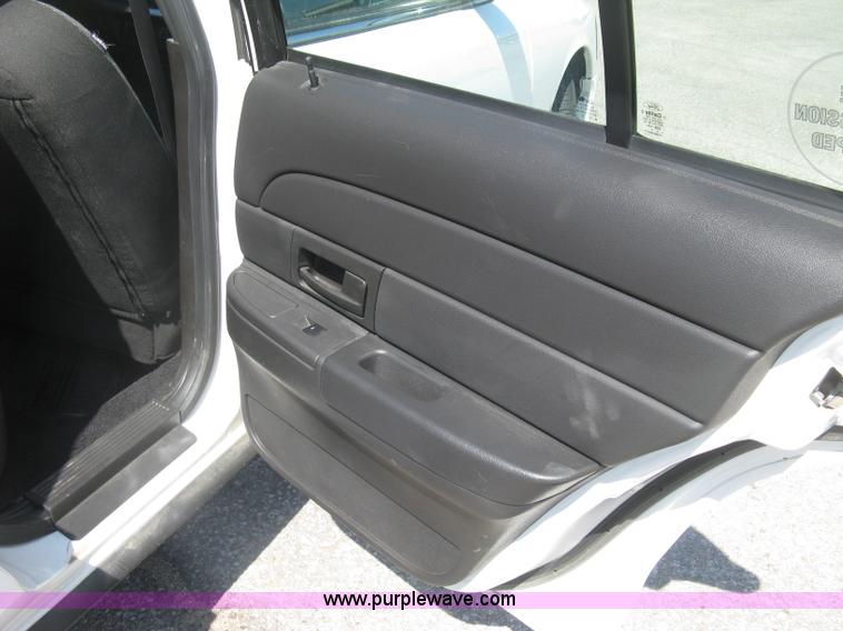 image for item E7929 2010 Ford Crown Victoria Police Interceptor