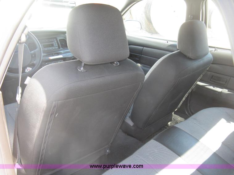image for item E7929 2010 Ford Crown Victoria Police Interceptor