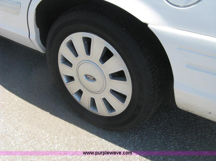 image for item E7929 2010 Ford Crown Victoria Police Interceptor