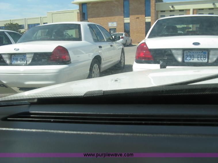 image for item E7929 2010 Ford Crown Victoria Police Interceptor