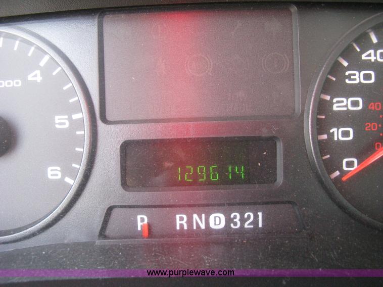 image for item E7930 2006 Ford F250 Super Duty XLT Crew Cab pickup truck