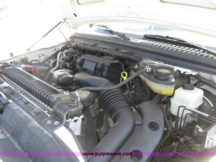 image for item E7930 2006 Ford F250 Super Duty XLT Crew Cab pickup truck