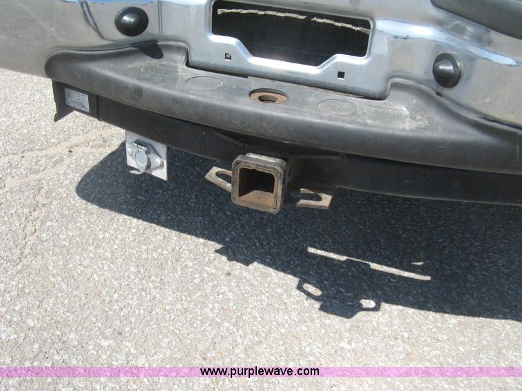 image for item E7930 2006 Ford F250 Super Duty XLT Crew Cab pickup truck