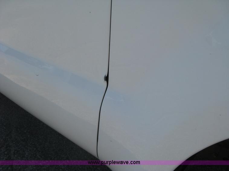 image for item E7930 2006 Ford F250 Super Duty XLT Crew Cab pickup truck