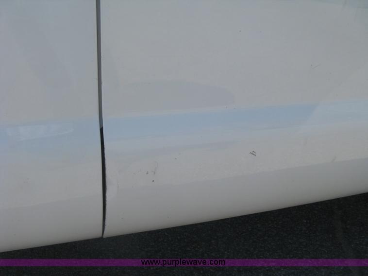 image for item E7930 2006 Ford F250 Super Duty XLT Crew Cab pickup truck