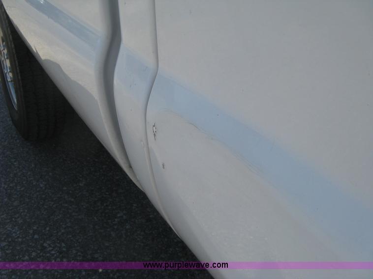 image for item E7930 2006 Ford F250 Super Duty XLT Crew Cab pickup truck