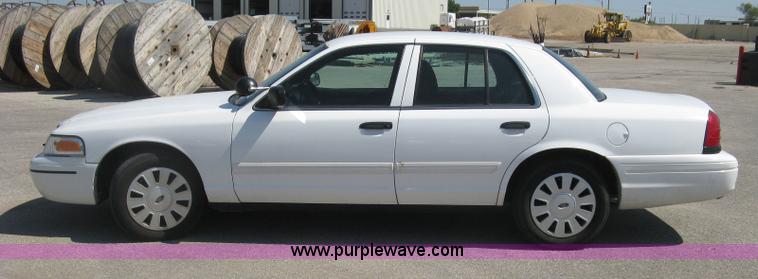 image for item E7931 2011 Ford Crown Victoria Police Interceptor