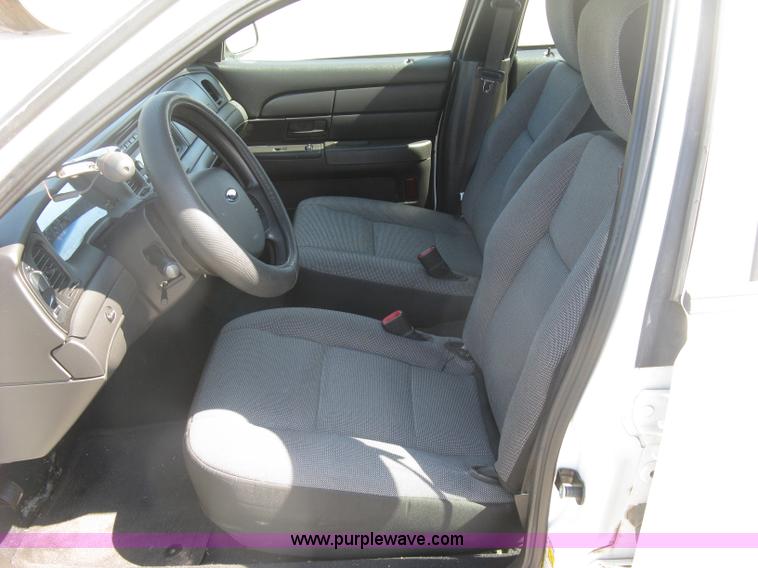 image for item E7931 2011 Ford Crown Victoria Police Interceptor