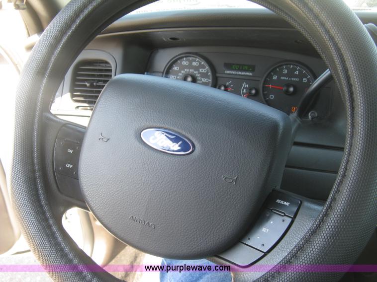 image for item E7931 2011 Ford Crown Victoria Police Interceptor