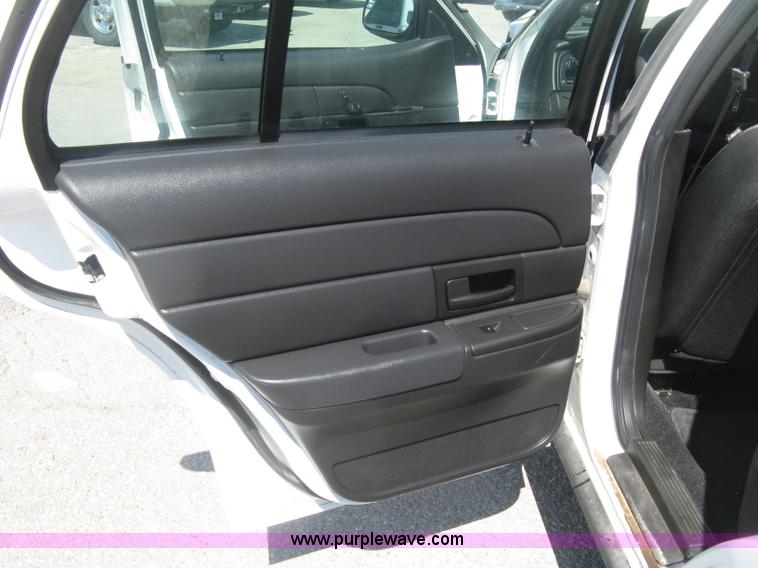 image for item E7931 2011 Ford Crown Victoria Police Interceptor