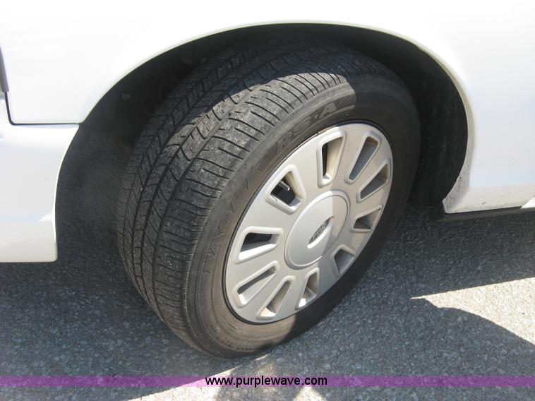 image for item E7931 2011 Ford Crown Victoria Police Interceptor