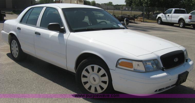 image for item E7932 2011 Ford Crown Victoria Police Interceptor