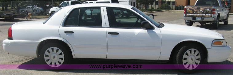 image for item E7932 2011 Ford Crown Victoria Police Interceptor