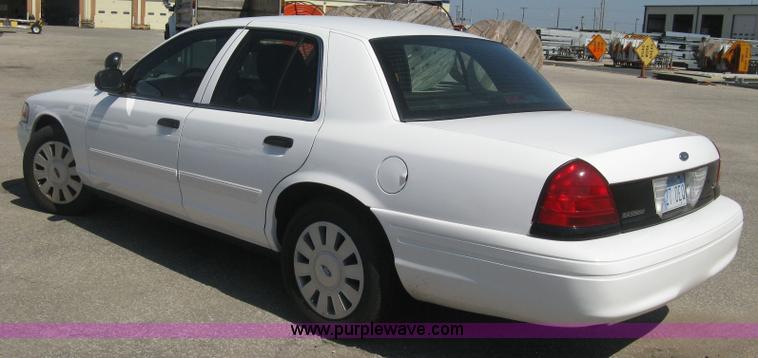 image for item E7932 2011 Ford Crown Victoria Police Interceptor