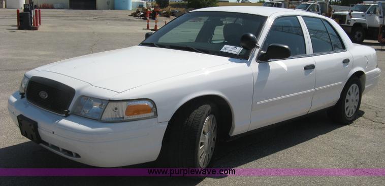 image for item E7932 2011 Ford Crown Victoria Police Interceptor