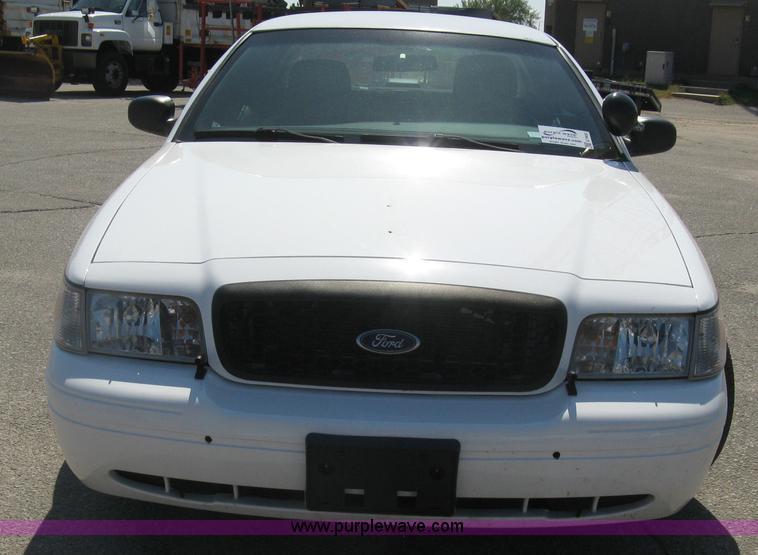 image for item E7932 2011 Ford Crown Victoria Police Interceptor