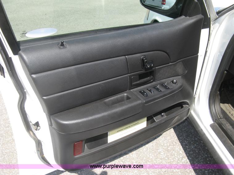 image for item E7932 2011 Ford Crown Victoria Police Interceptor