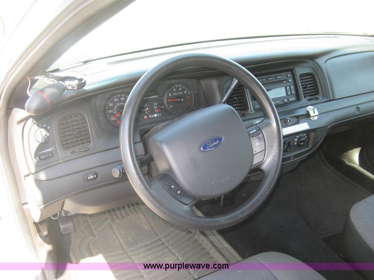 image for item E7932 2011 Ford Crown Victoria Police Interceptor