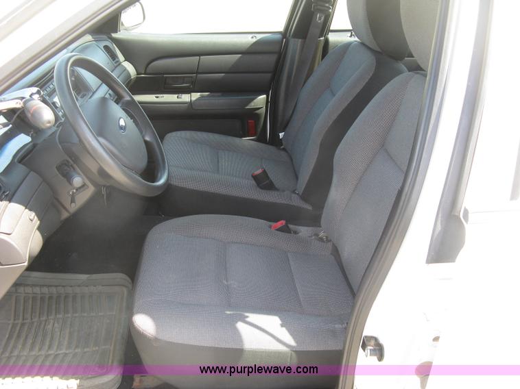 image for item E7932 2011 Ford Crown Victoria Police Interceptor