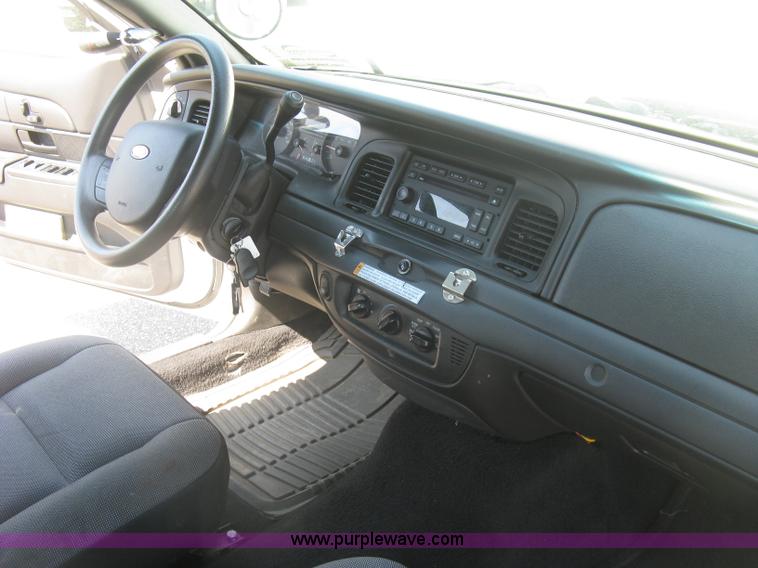 image for item E7932 2011 Ford Crown Victoria Police Interceptor