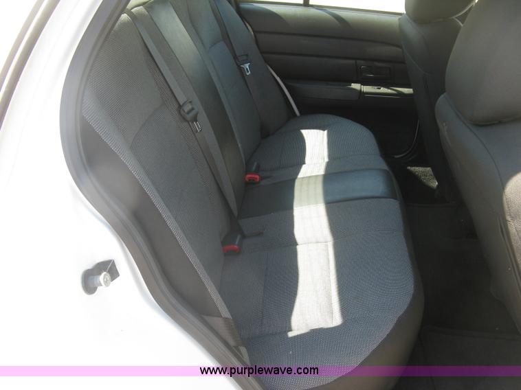 image for item E7932 2011 Ford Crown Victoria Police Interceptor