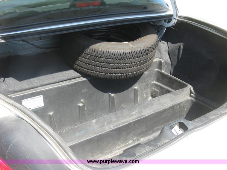 image for item E7932 2011 Ford Crown Victoria Police Interceptor