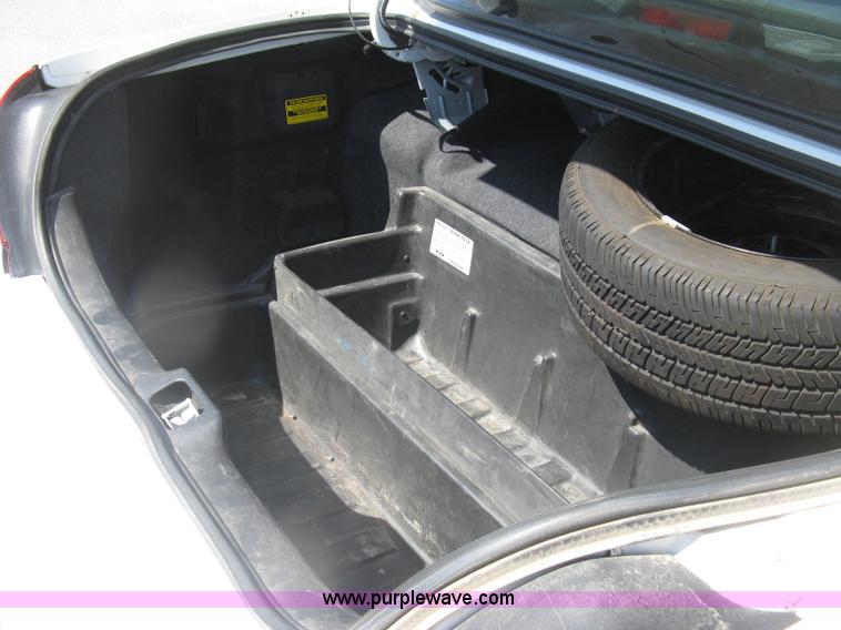 image for item E7932 2011 Ford Crown Victoria Police Interceptor