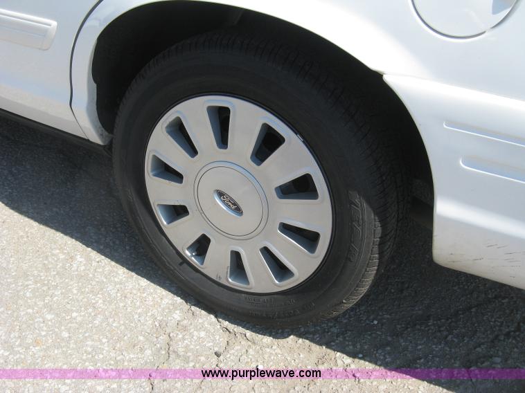 image for item E7932 2011 Ford Crown Victoria Police Interceptor