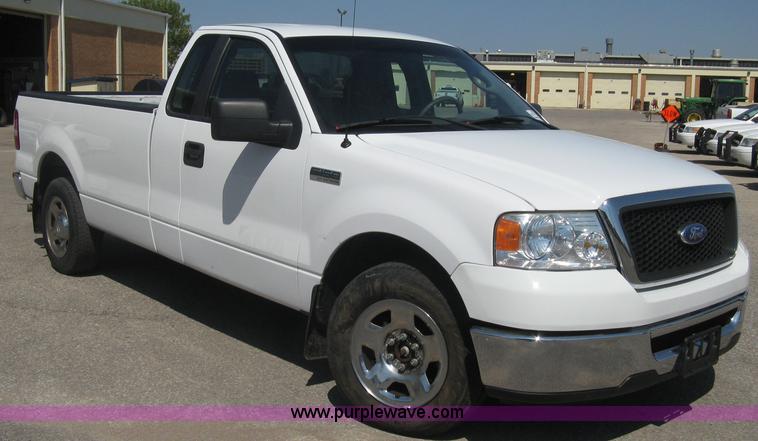 image for item E7933 2008 Ford F150 XLT pickup truck