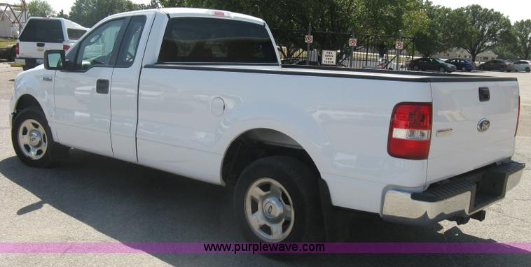 image for item E7933 2008 Ford F150 XLT pickup truck