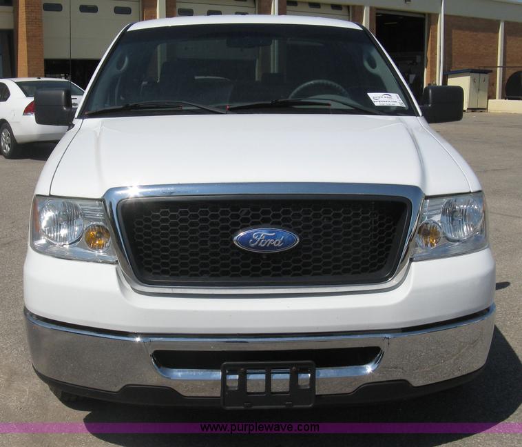 image for item E7933 2008 Ford F150 XLT pickup truck