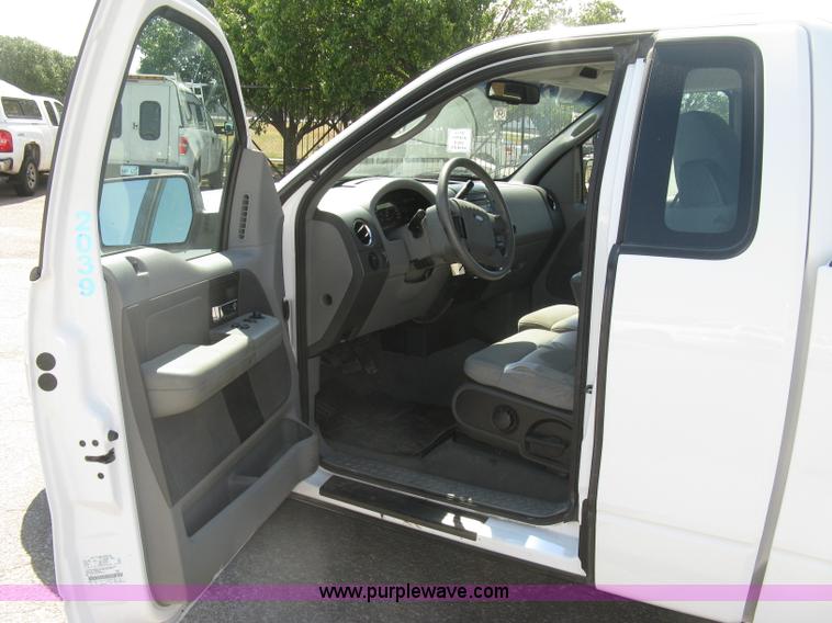 image for item E7933 2008 Ford F150 XLT pickup truck