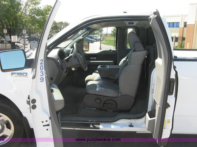 image for item E7933 2008 Ford F150 XLT pickup truck