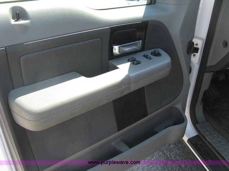 image for item E7933 2008 Ford F150 XLT pickup truck