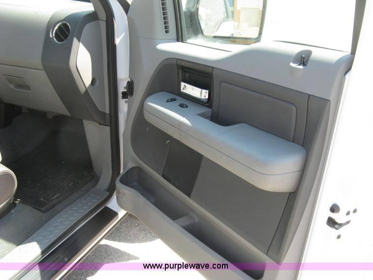 image for item E7933 2008 Ford F150 XLT pickup truck