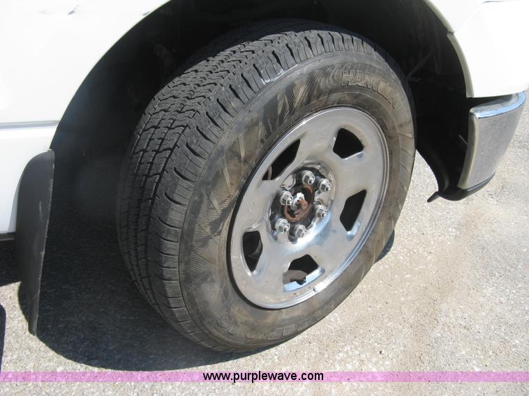 image for item E7933 2008 Ford F150 XLT pickup truck