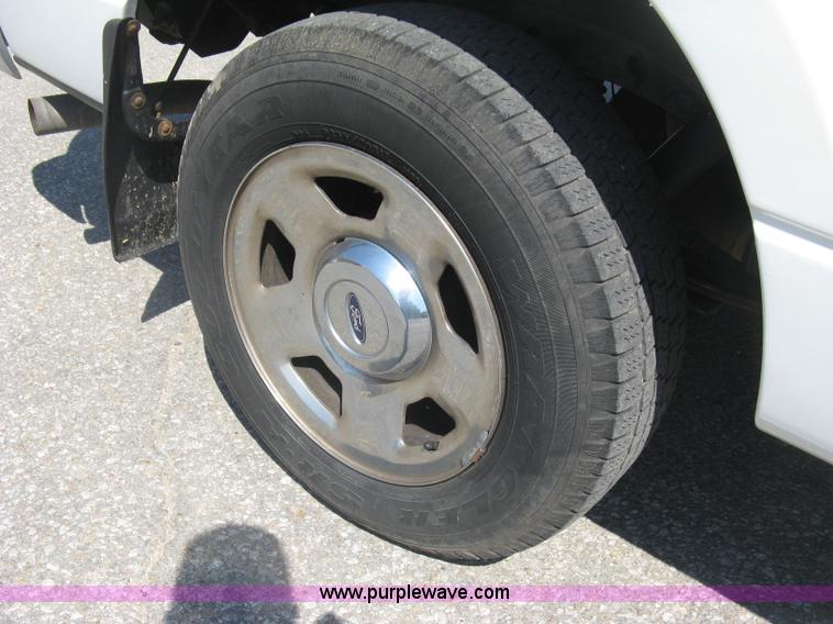 image for item E7933 2008 Ford F150 XLT pickup truck