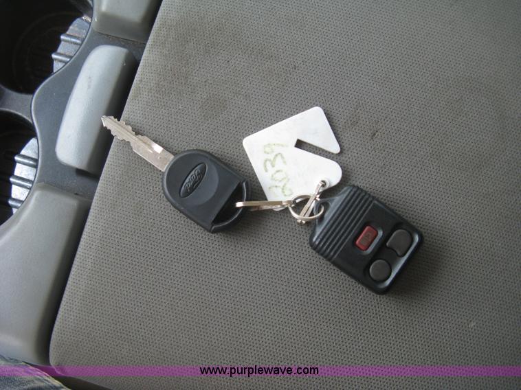 image for item E7933 2008 Ford F150 XLT pickup truck