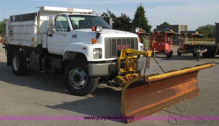 image for item E7938 2001 GMC C7500 dump truck