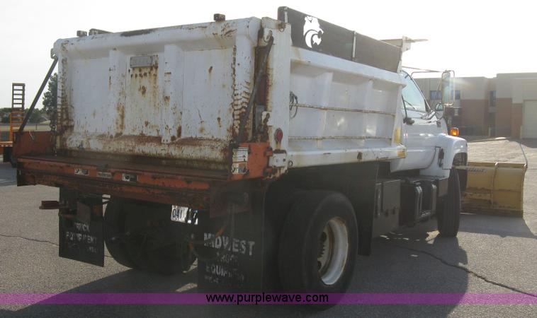 image for item E7938 2001 GMC C7500 dump truck