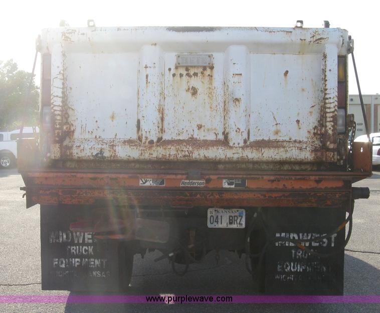 image for item E7938 2001 GMC C7500 dump truck