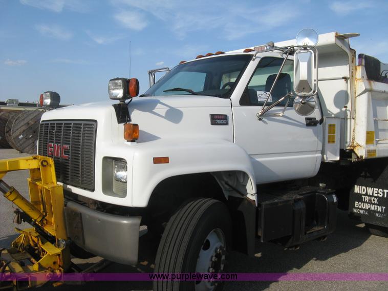 image for item E7938 2001 GMC C7500 dump truck