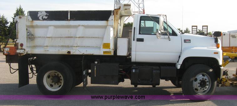 image for item E7938 2001 GMC C7500 dump truck