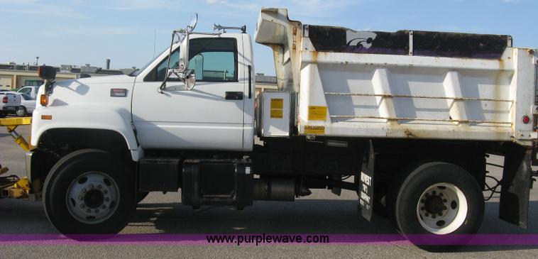 image for item E7938 2001 GMC C7500 dump truck