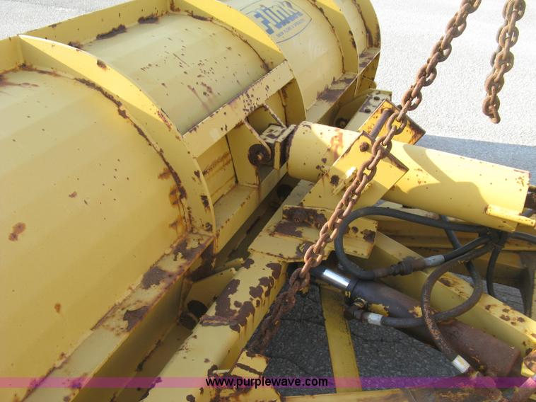 image for item E7938 2001 GMC C7500 dump truck